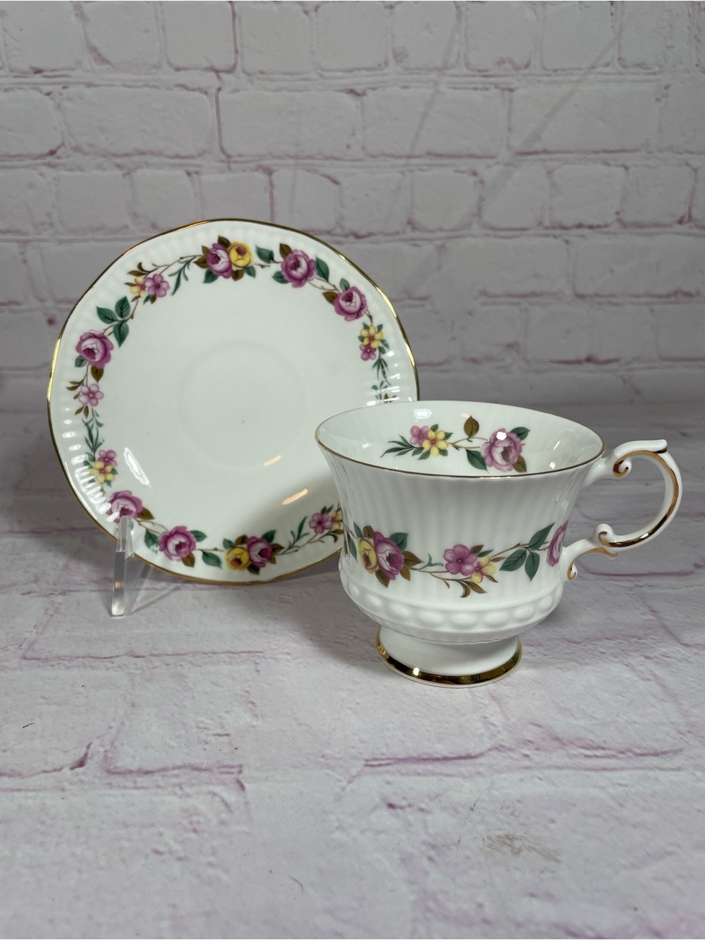 Vintage Elizabethan Floral Fine Bone China Footed Teacup and Saucer Set England